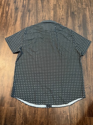 Camisa Murano Performance Fit Para Hombres 2XB Geométrica Abotonada Negra SOSLASASES - Imagen 7 de 8
