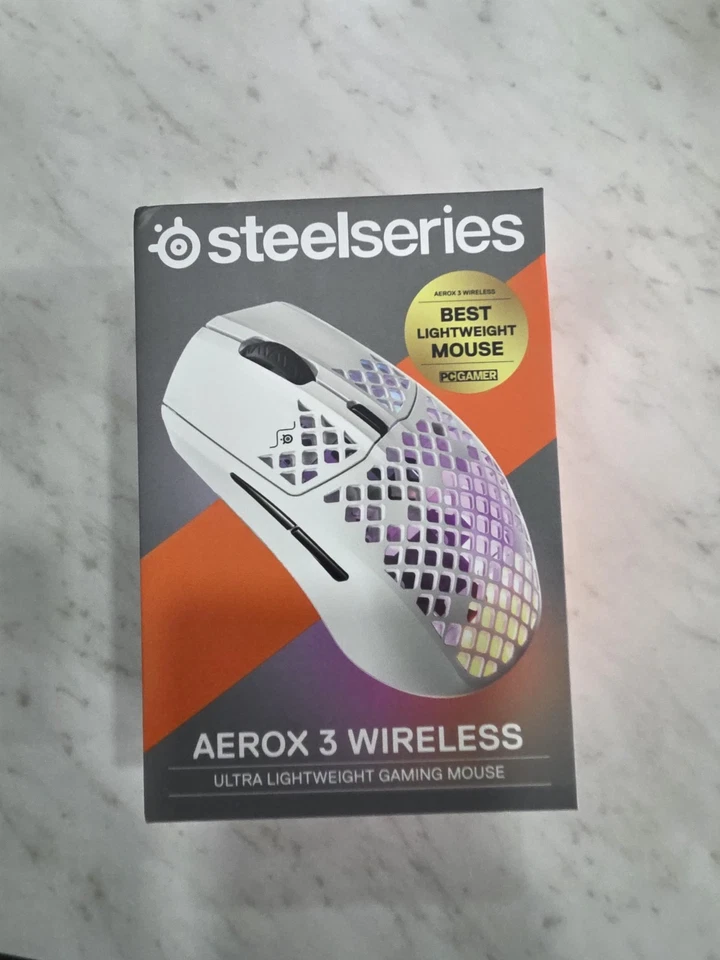 SteelSeries Aerox 3 Wireless Optical Gaming Mouse - Snow (2022 Edition) - Image 2 of 4