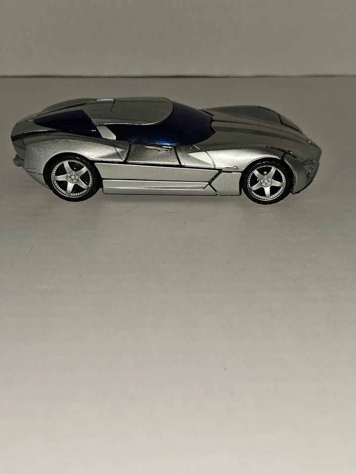 Transformers Revenge of The Fallen Deluxe Class Sideswipe 2009 - Image 2 of 4