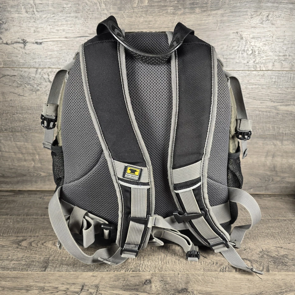 Mountainsmith Traverse AT Hiking Camera Backpack - Photography - Green - Image 4 of 4