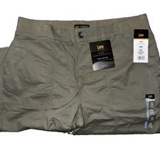 Women  s Lee Flex To GoGreen Cargo Capris Size 16W Fast Shipping New with tags  