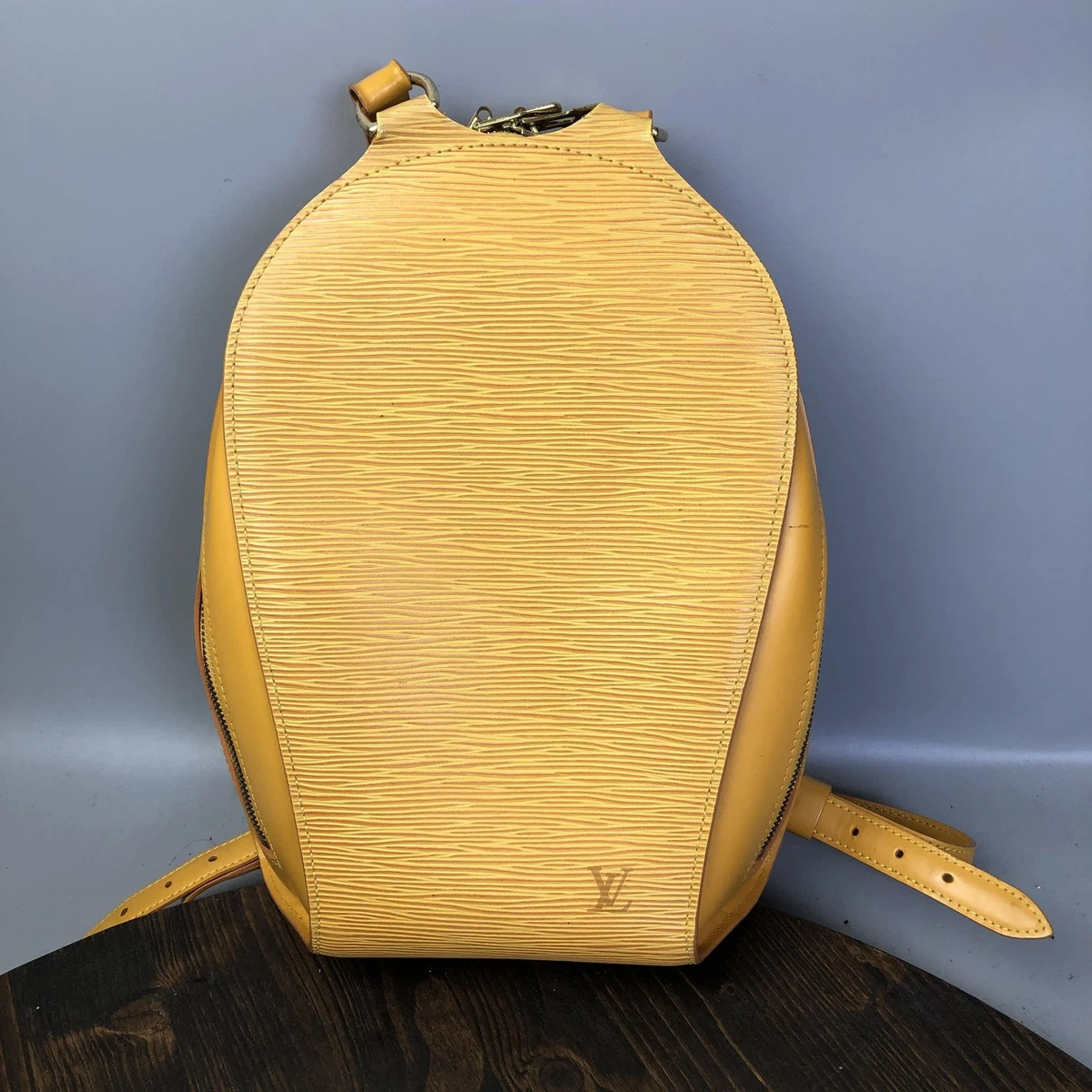 Louis Vuitton エピレザー バックパック イエロー Louis Vuitton Backpack Yellow Bags & Handbags for Women for sale