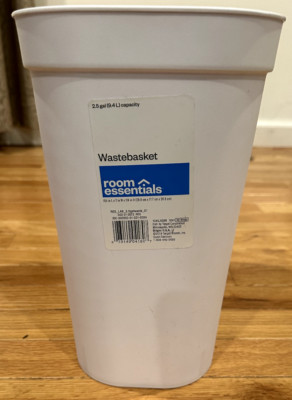 Room Essentials White 2.5 Gal Waste Basket, 11'' x 10'' x 7''
