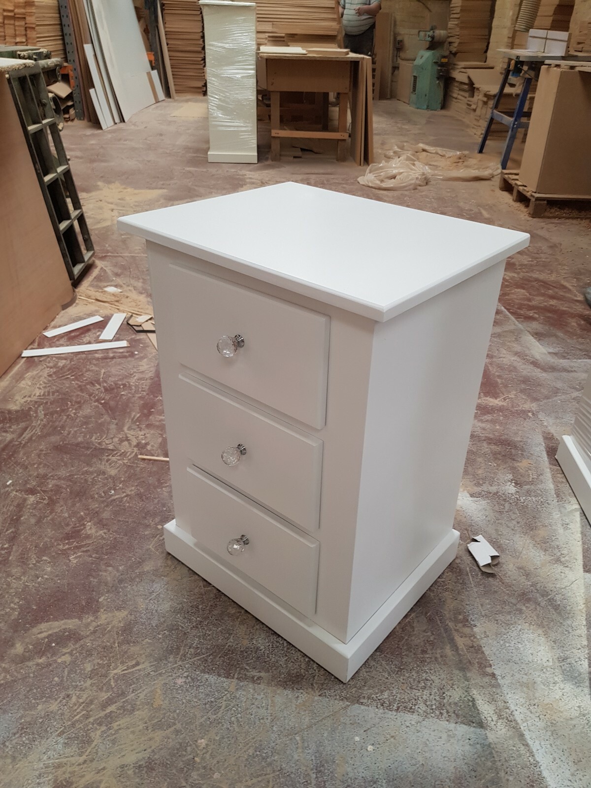 HANDMADE AYLESBURY WHITE CRYSTAL 4 PIECE BEDROOM SET NOT FLATPACK