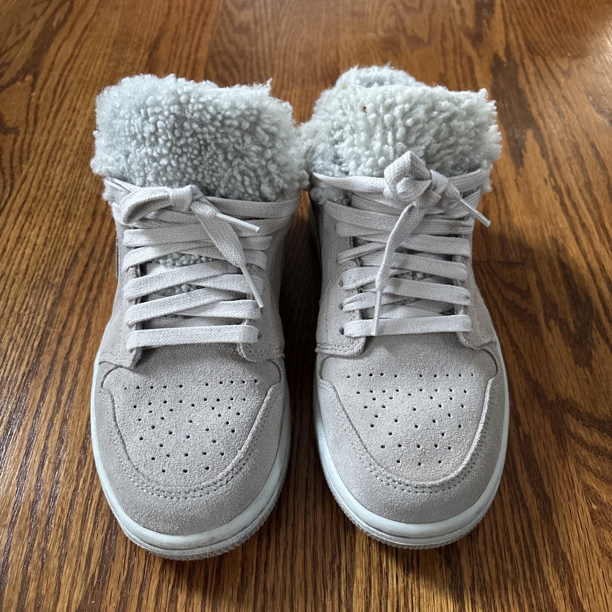 Nike Air Jordan 1 Low SE Sherpa Fleece Women's Size 7
