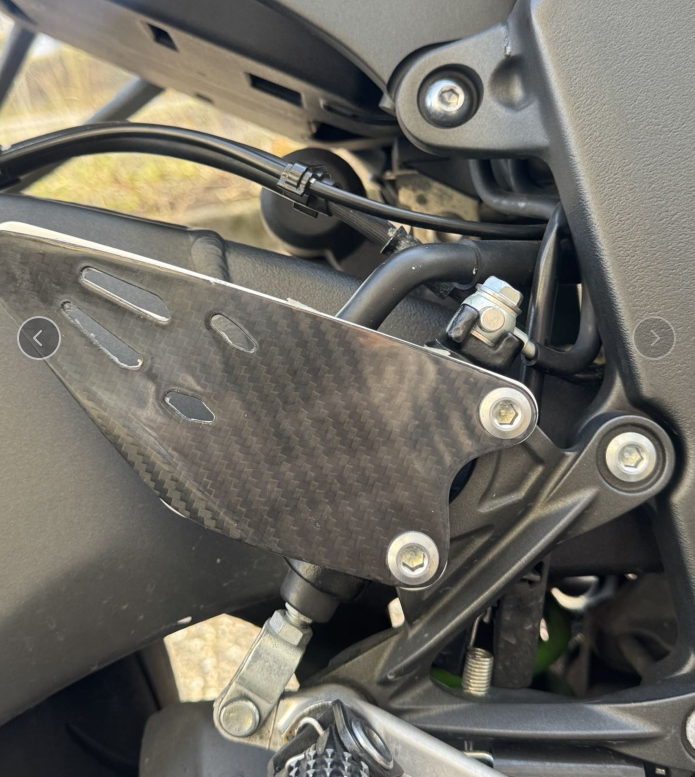 2019-2025 Kawasaki ZX6R Real Carbon Fiber For Foot Peg Heel Plate