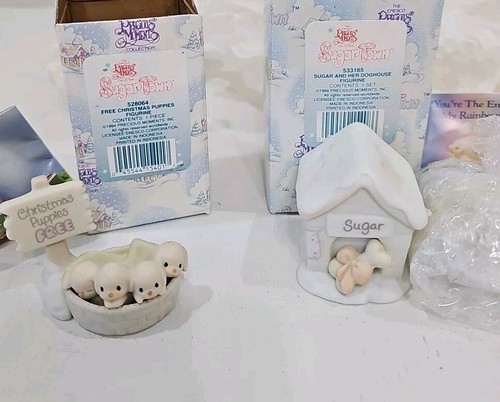 Precious Moments Sugar Town Free Weihnachten Welpen und Zuckerhundehaus Figuren