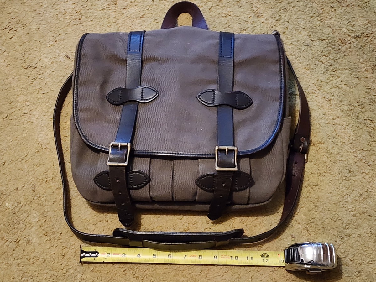 Filson Medium Field Bag 70232 MADE IN USA Otter Green Rugged Twill