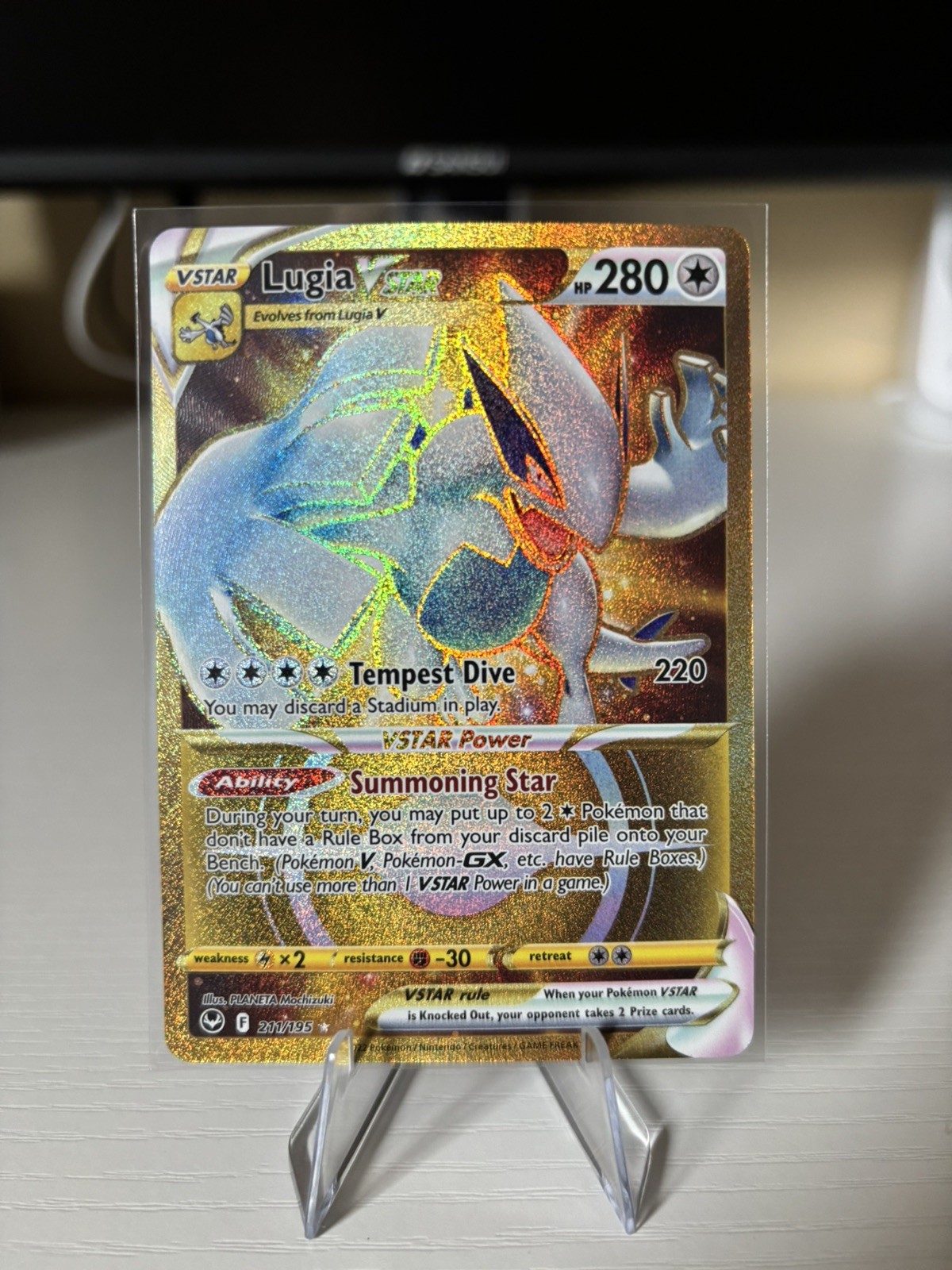 Pokémon TCG SWSH Silver Tempest Lugia VSTAR Card 211/195 Gold Secret Rare NM/M