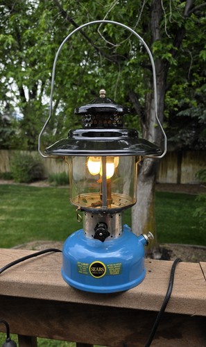 Vintage 1965 SEARS ROEBUCK & CO. Blue & Black Model 7114 Lantern