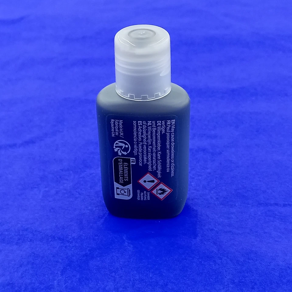 Adhesivo individual semipermanente para pestañas Salon System pegamento transparente o negro 15 ml Foto 2 de 2