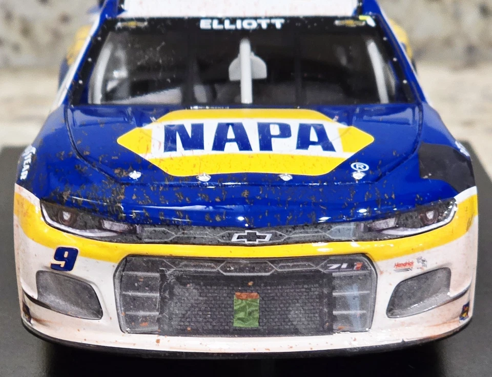 2021 #9 Chase Elliott NAPA Auto Parts Bristol Dirt Race Versión 1:24 Diecast ARC Foto 2 de 4