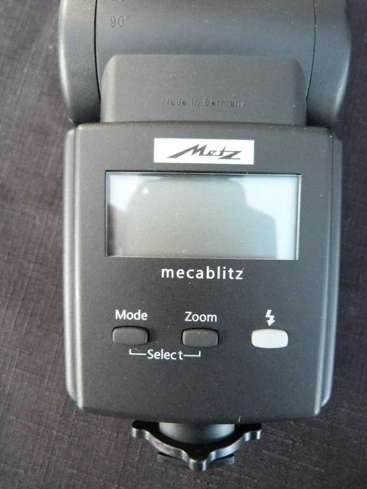 Metz Mecablitz 44 AF-4C Flashgun for Canon - Image 4 of 4