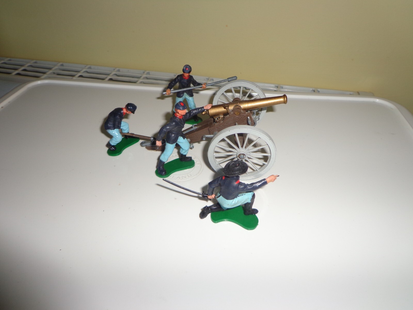 Picture 1 of 3