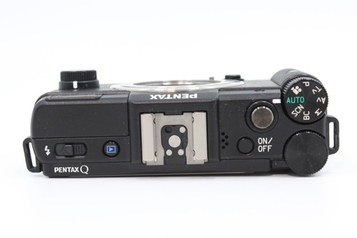 【MNT】【2SHOTS】PENTAX Q10 12.4MP Digital Camera - Black From Japan - Picture 9 of 12