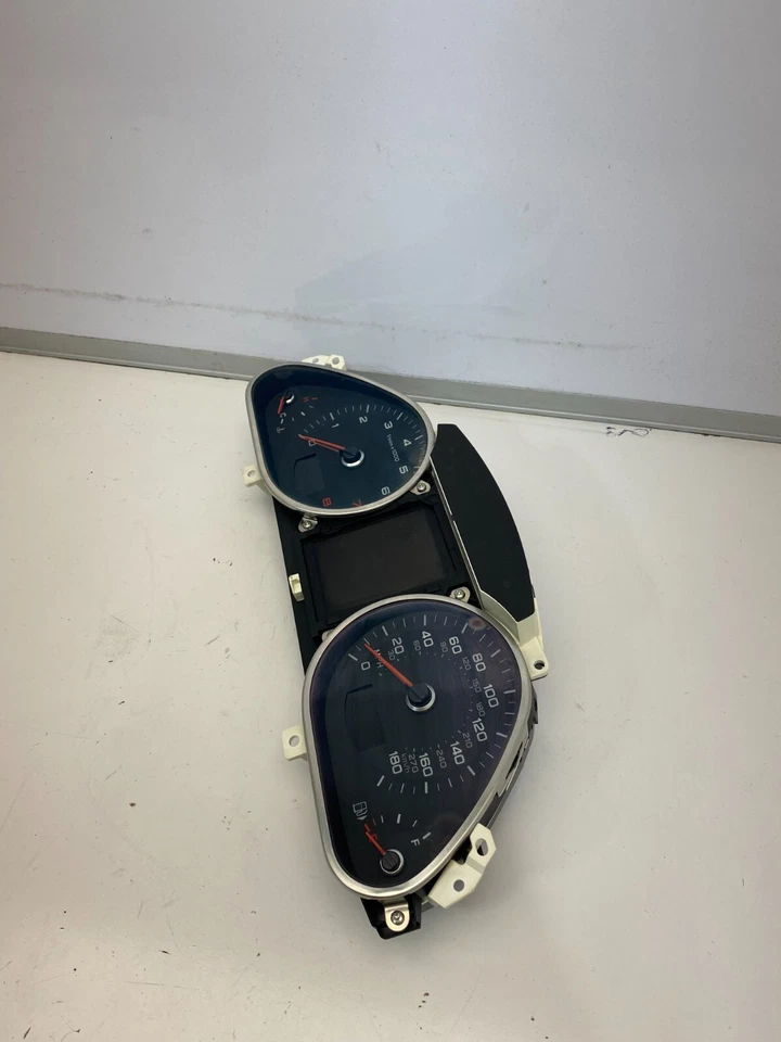 Cuadro de instrumentos/velocímetro Audi A6 C6 2009-2011 188 k OEM 4F0920983H Foto 3 de 4