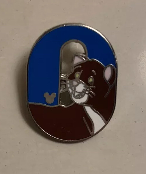 Disney HM Alphabet Letter O For O'Malley Oliver Pin