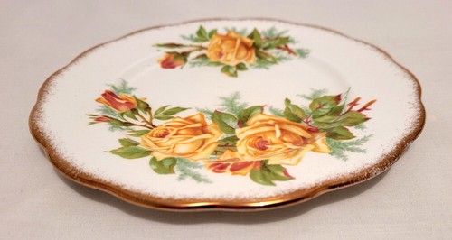 Royal Albert Bone China Tea Rose Bread Plate Gold Trim 6 1/4" Tiny Chip On Back - Picture 3 of 12