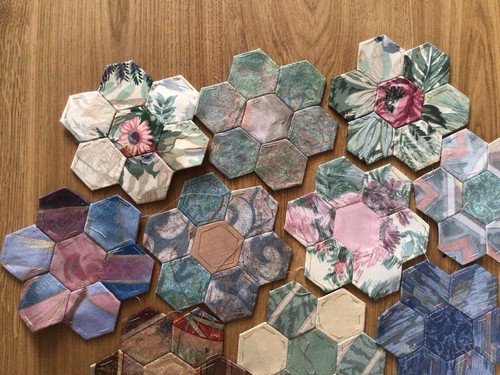 Ten pieces vintage patchwork hand crafted with quality cotton prints Unfinished - Picture 2 of 9