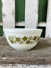 Vintage White Glass PYREX SPRING BLOSSOM/CRAZY DAISY #402 Mixing Bowl 1.5 Qt.