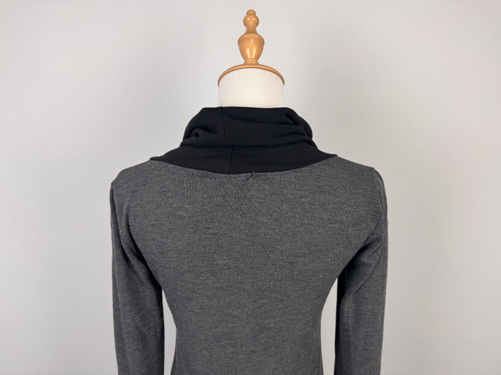 ARTIGLI Gray Black Solid Turtle Neck Long Sleeve … - image 11