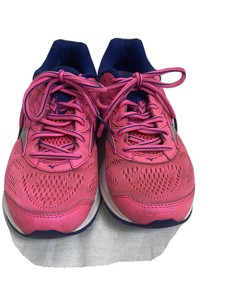 mizuno wave uaic