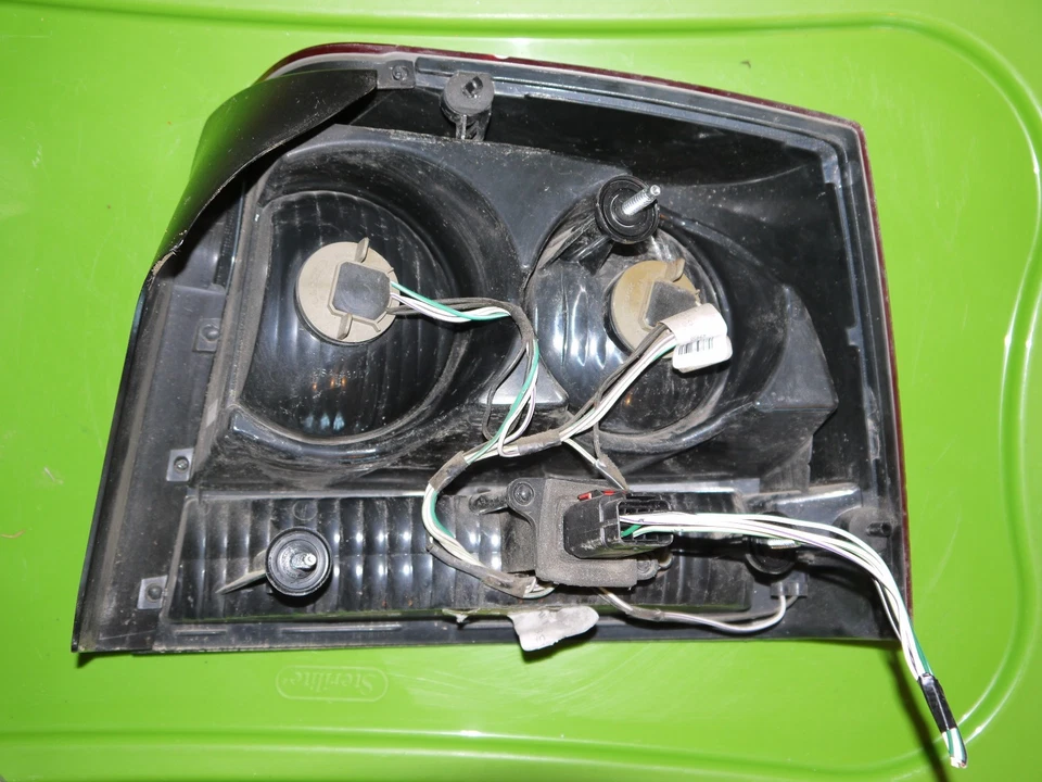 2008 08 Dodge Charger Rear Lh Left Driver's side Tail Light Lamp OEM Nice - Image 2 of 2