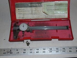 MACHINIST TOOL LATHE MILL Mitutoyo Dial Caliper Gauge Gage in Case 0ds
