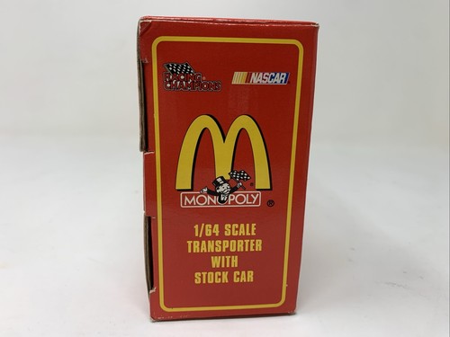 Racing Champions Transporter in scala 1/64 con stock car McDonald's Monopoly #94 - Foto 7 di 8