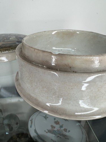 The Village Wedding Pratt Ware Pot Lid & Base - w/ Towel & Registration Mark - Picture 12 of 13