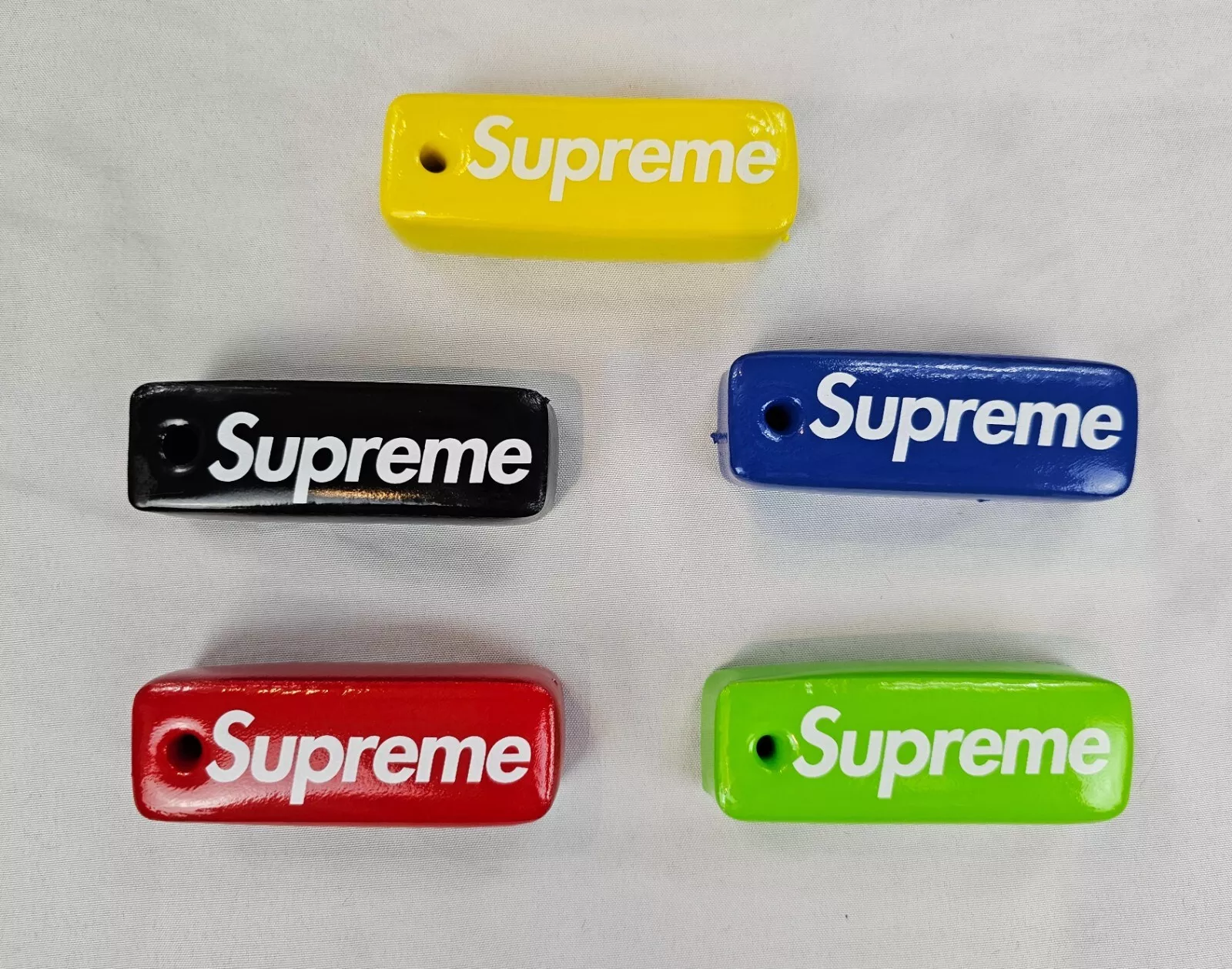 Ensemble de porte clés flottants Supreme FW23 vert, rouge, bleu, jaune et noir TOUT NEUF
