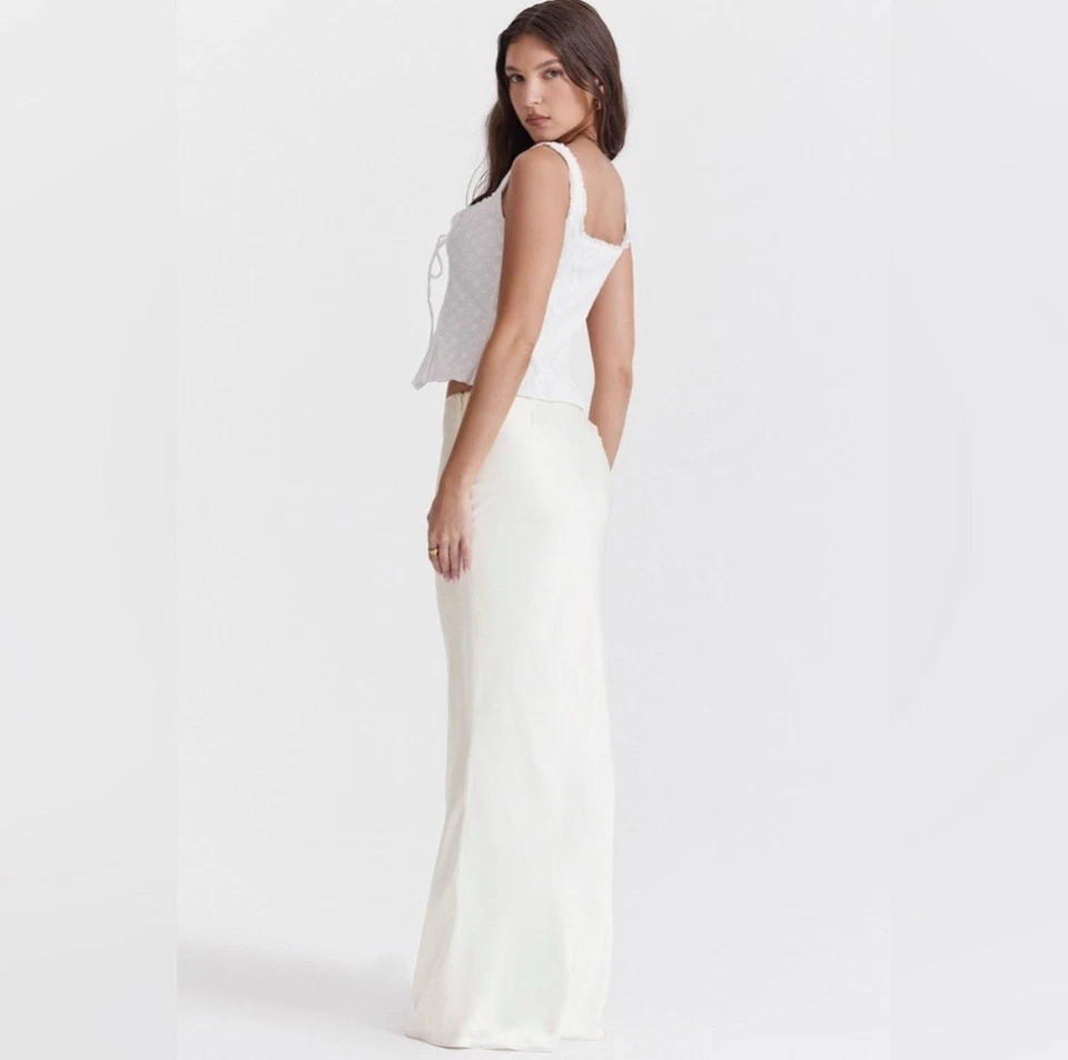 Maxi falda House of CB Sydel blanca satinada corte sesgado, grande Foto 2 de 4