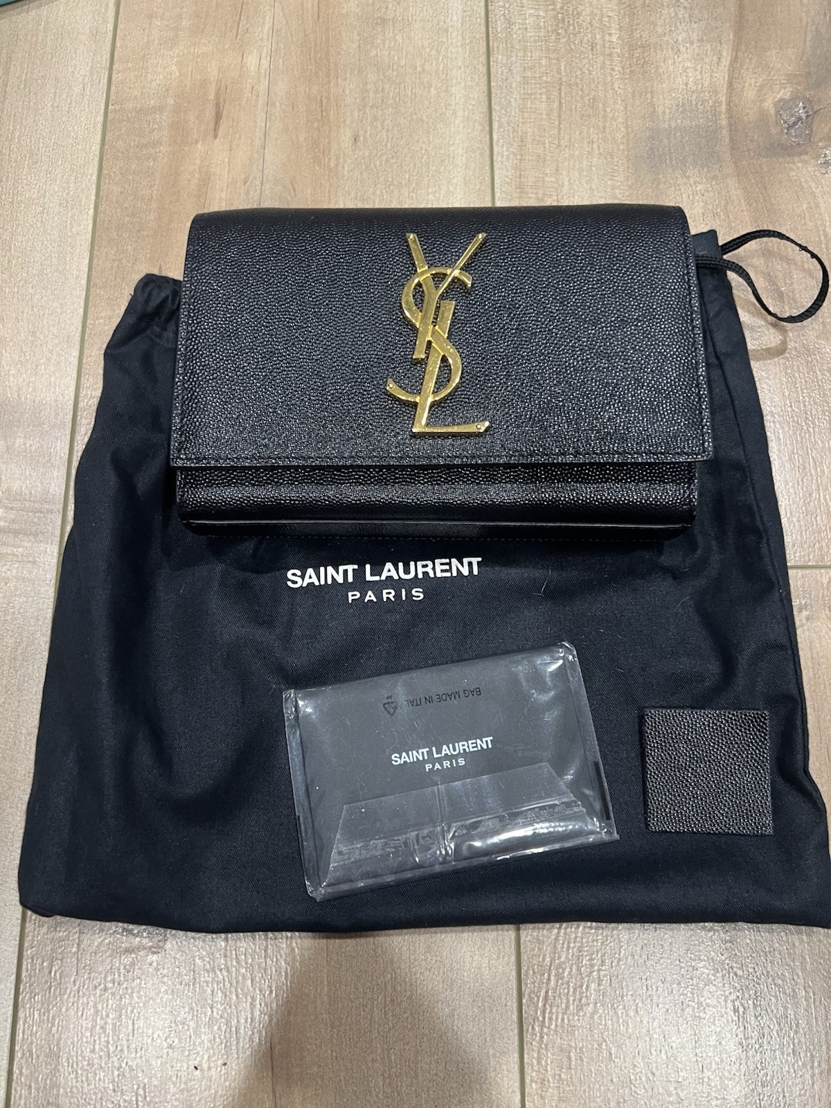 SAINT LAURENT YSL Kate Mini Borsa Nera con Ferramenta Oro