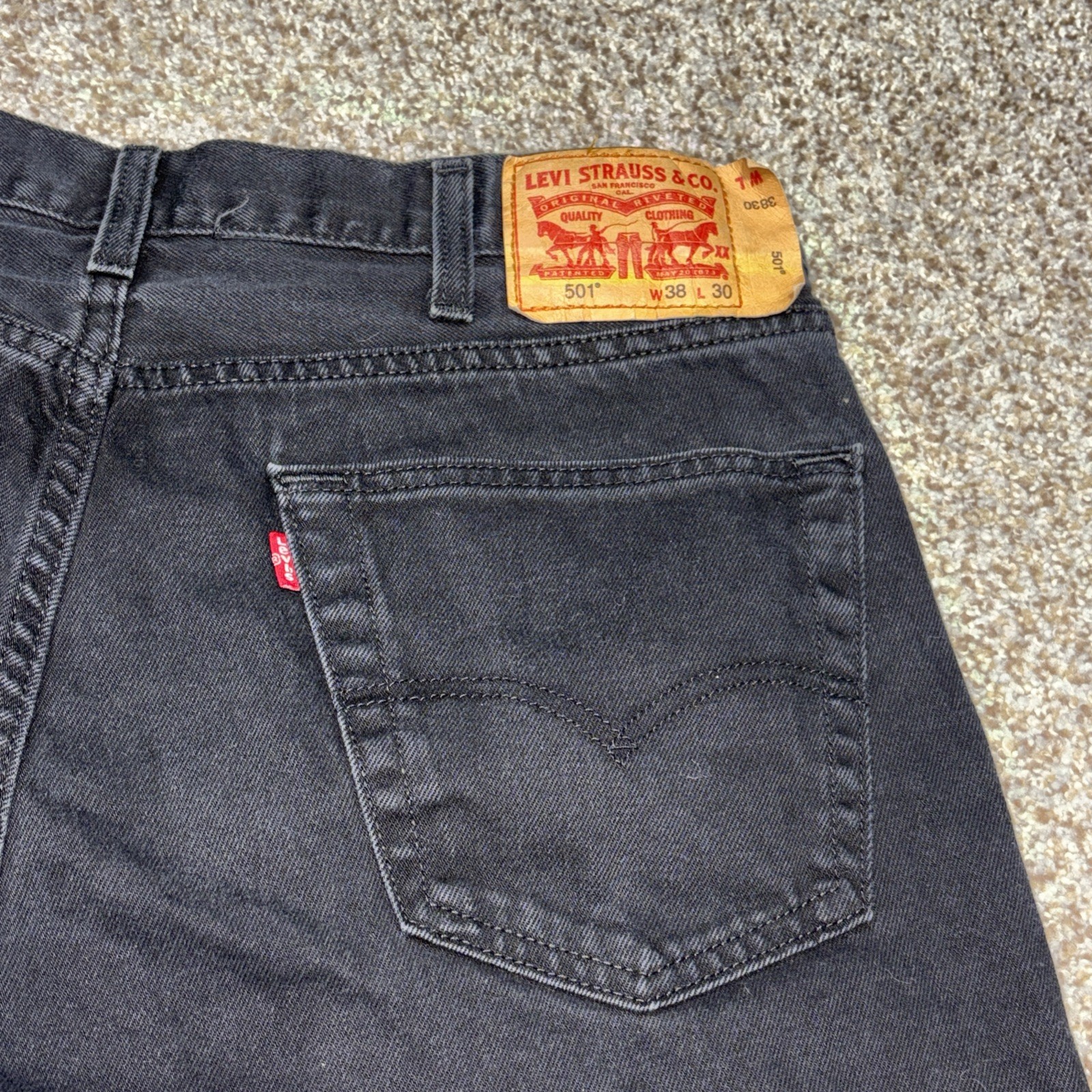 Levi's 501 Button Fly Jeans Men's 38x30 Measure 34 X 27.5 Black - View 16