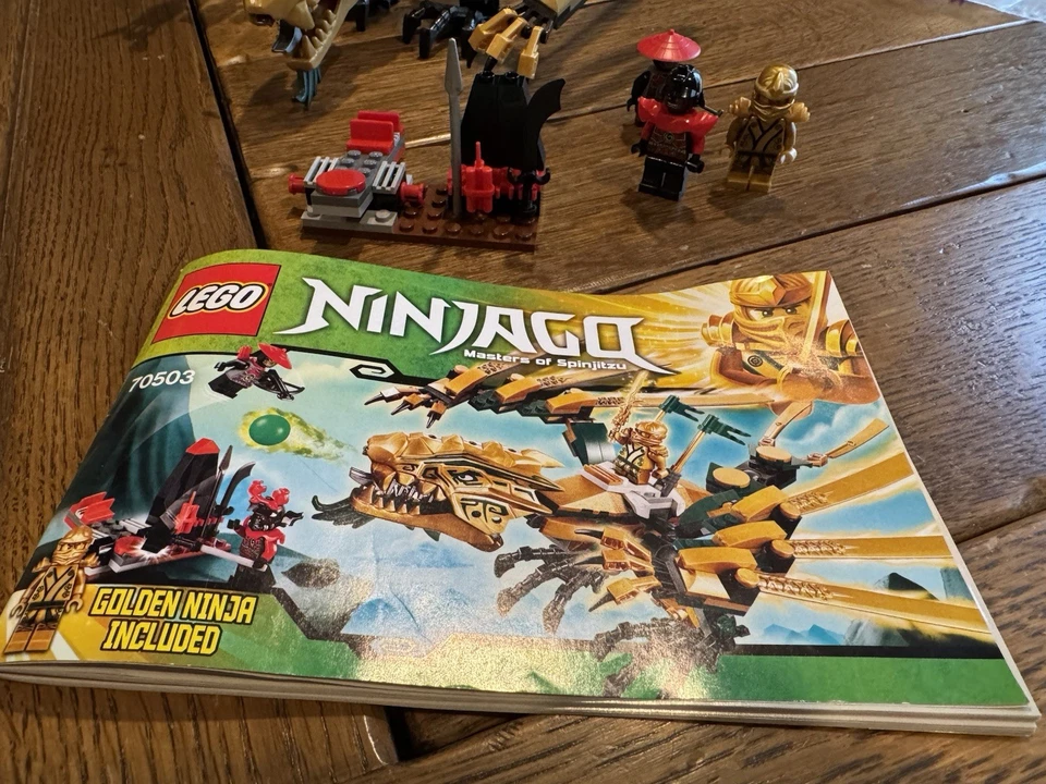 LEGO NINJAGO: El Dragón Dorado 70503 con Figuras Instrucciones Mayormente Completo Foto 2 de 4