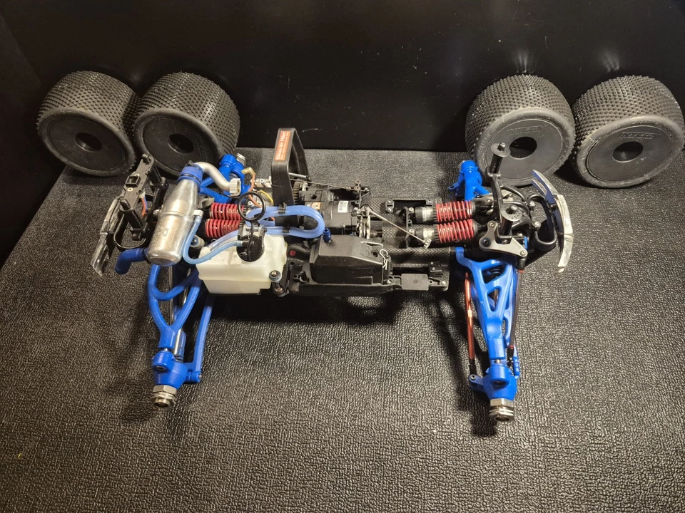 TRAXXAS REVO 3.3 VANTAGE CARBON FIBER CUSTOM BUILD NITRO RPM INTEGY PROLINE - Image 2 of 4