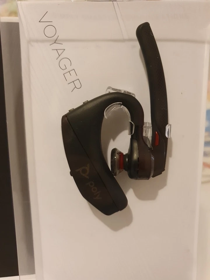 Genuine Plantronics  Voyager 5200 Bluetooth Headset System  - Image 3 of 3