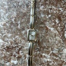 Reloj de pulsera Anne Klein dorado plata dos tonos rectangular para mujer sin probar