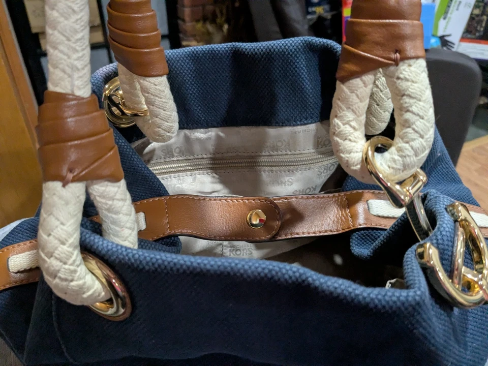 Bolso de hombro Michael Kors Marina azul marino grande de lona náutico Foto 3 de 4