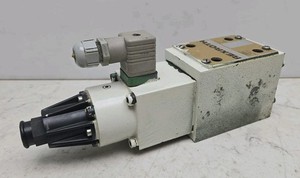 Rexroth 4WRE10-EA64-11/24Z4/M-193 Directional Valve Used See Pictures