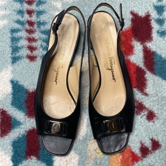 Salvatore Ferragamo cuero negro honda puntera abierta mulas tacón bajo 9AA Foto 4 de 4