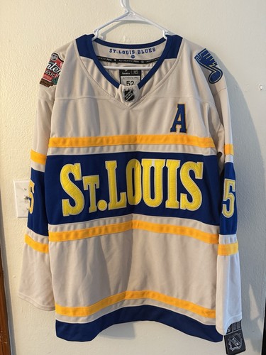 Colton Parayko Signed AUTOGRAPH 2025 Winter Classic Blues Jersey BAS BECKETT COA - Picture 4 of 4