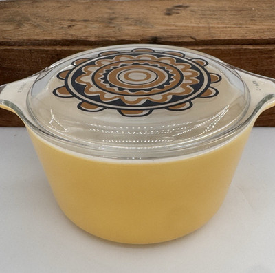 Pyrex Sol Flower Promo Casserole Dish From 1969 #473 VTG 1 Quart 6  Wide 3  Deep