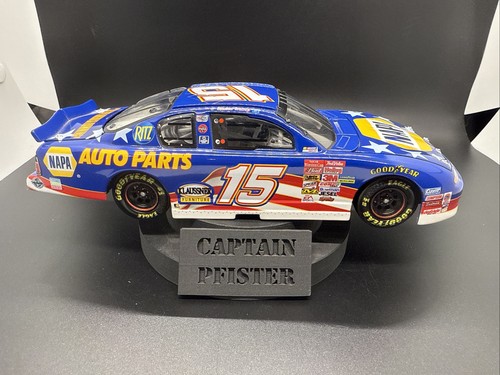 2001 Action Racing Michael Waltrip #15 NAPA Stars and Stripes 1:24 Die-Cast Auto