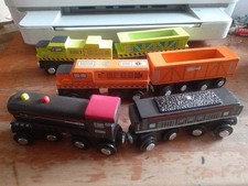 3 Xwooden Magnectic Battat Trains & Carrages