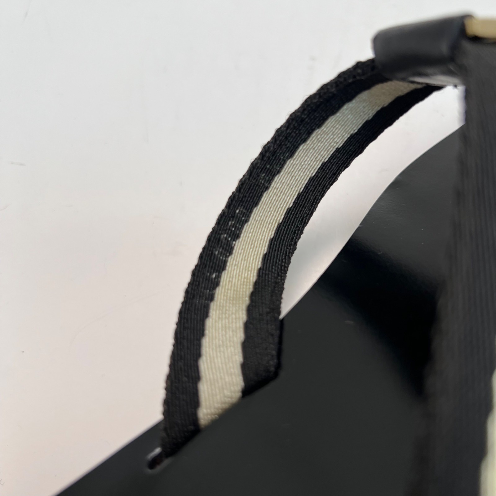 Vintage GUCCI Women's Striped Canvas Sandals With Gold "G" Women's Size 8.5 NEW thumbnail 7