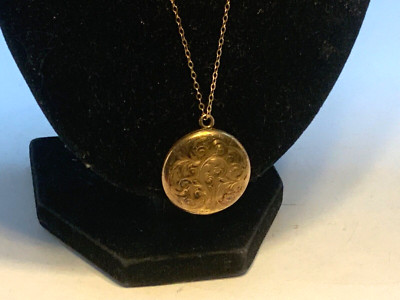 ANTIQUE  1/20 12K GOLD FILLED ROUND PICTURE LOCKET ON CHAIN NECKLACE MONOGRAMED