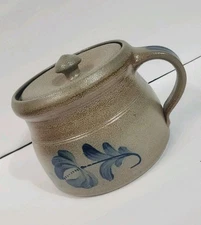 2002 ROWE POTTERY HISTORICAL COLLECTION Salt Glaze HANDLED BEAN POT LID Blue 