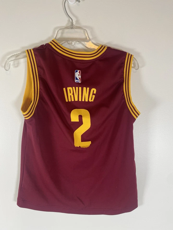 Молодежная баскетбольная футболка Cleveland Cavaliers размер средний Adidas Kyrie Irving No2 - Изображение 2 из 4