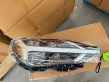 New For 2018-2025 Volvo XC60 LED Headlight Right Passenger Headlight 32342503